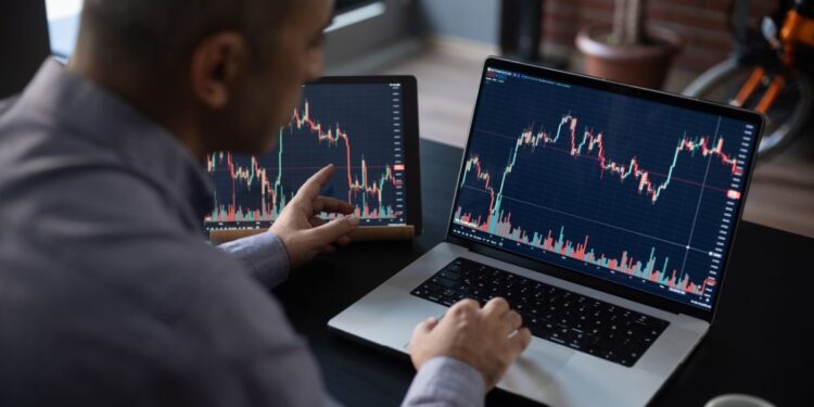 Video | ¿Cuáles son las diferencias entre los bonos y las acciones?