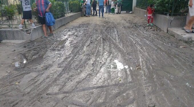 padres del ITIDA denuncian que salida del colegio se convirtió en un foco de insalubridad — NoticiasBQ