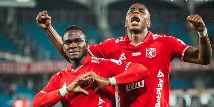 América derrotó al DIM y sigue en la pelea por un cupo a la final