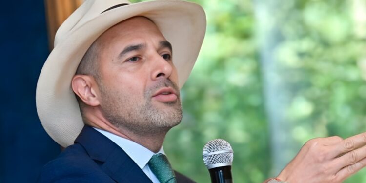 Andrés Guerra, del Centro Democrático, revela los motivos de su renuncia a la precandidatura presidencial