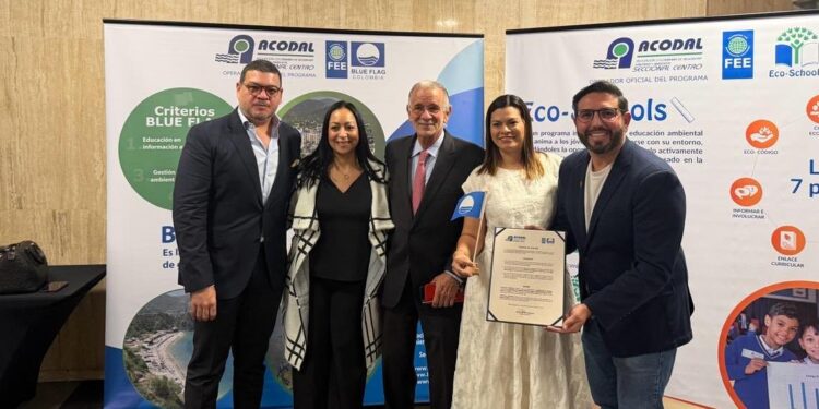 Atlántico obtiene su primera Bandera Azul con la playa Salinas del Rey
