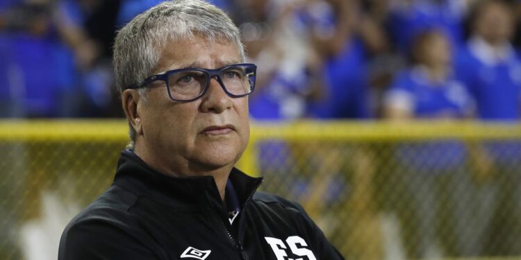'Bolillo' Gómez seguirá al frente de la selección de El Salvador