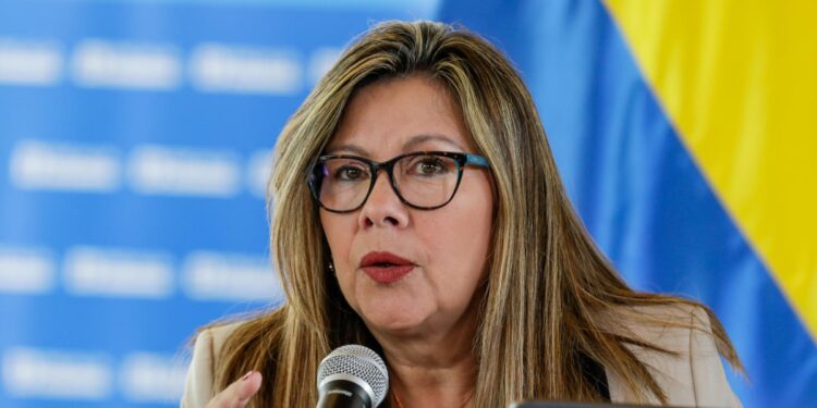 Comisión de Acusación solicita pruebas en investigación a Luz Adriana Camargo por la fuga de Carlos Ramón González