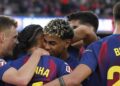 Con Raphinha figura, Barcelona venció al Alavés y es líder parcial de LaLiga