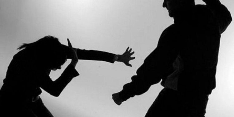 Exreina denuncia brutal agresión tras negarse a encuentro íntimo