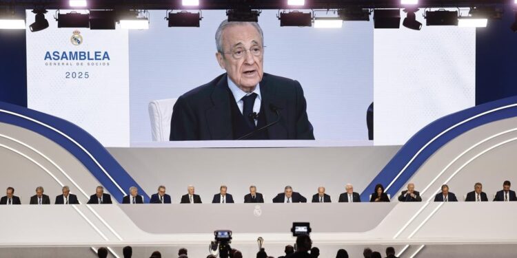 Florentino Pérez anuncia que impulsará la Superliga y reclama daños a UEFA