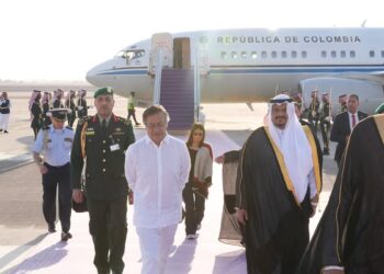 Gustavo Petro reta a Estados Unidos y dice que viajará a Nueva York