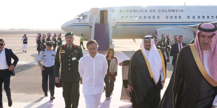 Gustavo Petro reta a Estados Unidos y dice que viajará a Nueva York