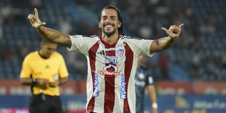 Javier Báez sufrió esguince de rodilla grado 1 en el partido ante el Medellín