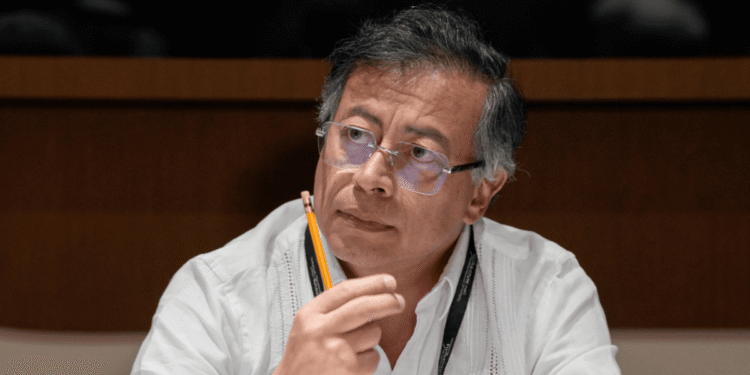 Nuevo castigo contra el presidente Petro por estar en la lista Clinton: golpean una de las cosas que más le gusta hacer