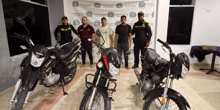 Policía captura a tres hombres señalados de hurtar una motocicleta en zona rural de Malambo