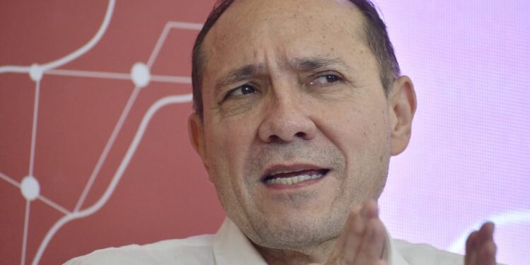 Según Mintrabajo, la OIT estima que un salario mínimo “digno” en Colombia debería estar alrededor de los $3 millones