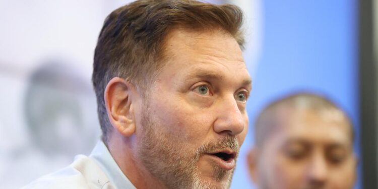 "Yo sueño con un Mundial de 64 selecciones": presidente de Conmebol