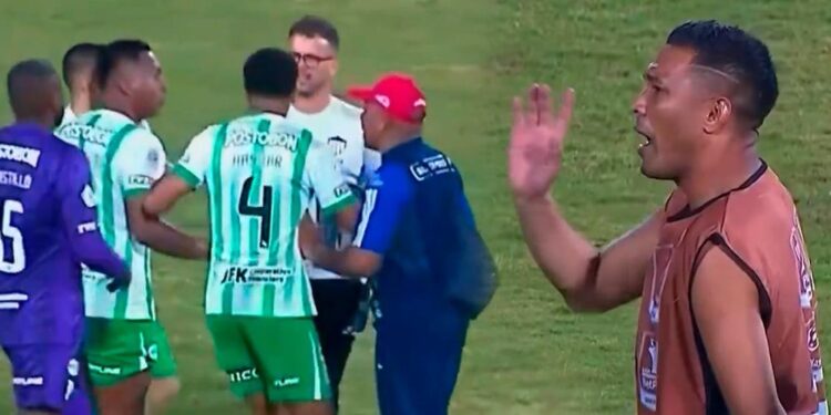 duro cruce verbal entre ambos jugadores