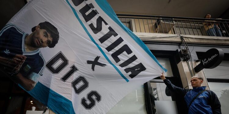Confirman inicio del juicio por muerte de Maradona para marzo de 2026