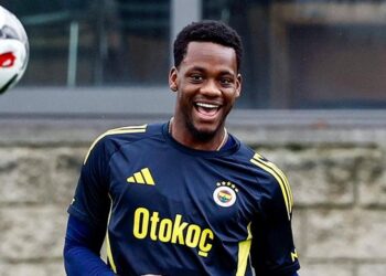 Durán salvó de la derrota al Fenerbahçe con un gol sobre el final