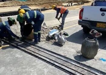 Instalan juntas de dilatación en neopreno en puente norte-sur de intercambiador vial de Circunvalar