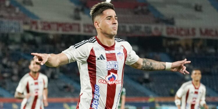 Junior oficializó la compra del atacante paraguayo Guillermo Paiva