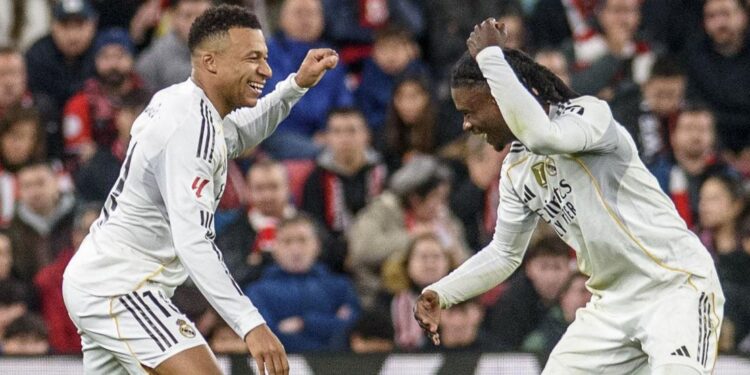 Mbappé levanta al Real Madrid con un doblete ante el Athletic