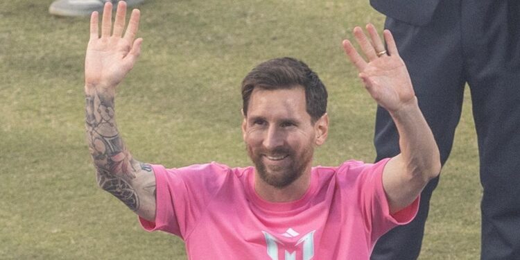 Messi, 'Maravilla' Martínez y De Arrascaeta, finalistas al premio Rey de América