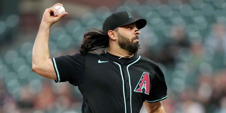 Nabil Crismatt, un brazo de Grandes Ligas al servicio de los Caimanes