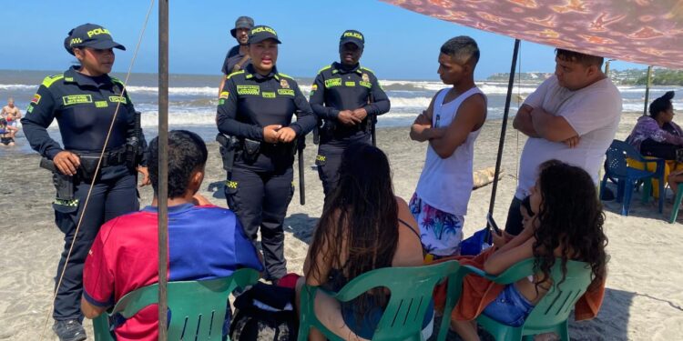 Policía Metropolitana garantiza la seguridad en Puerto Colombia para propios y visitantes