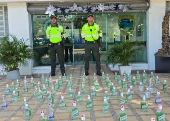 Policía incauta 189 botellas de licor de contrabando en el corredor portuario de Barranquilla