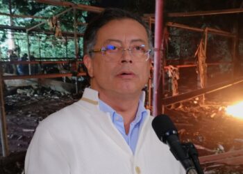 Propuesta de defensa antidrones de Petro tras atentado a base militar oculta polémica decisión con la que busca plata