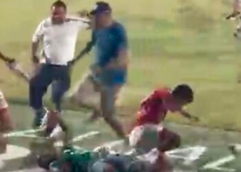 ¡Vergüenza! Final de fútbol aficionado en Barranquilla terminó en batalla campal