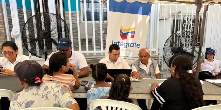 Abren convocatoria para que jóvenes colombianos y migrantes en Barranquilla aprendan inglés de forma gratuita