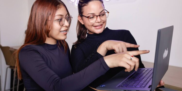 Barranquilla abre última fase de pruebas para becas 100 % condonables en desarrollo de software