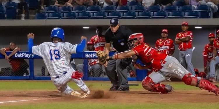 Caimanes aseguró el primer lugar y la ventaja de arrancar la final en casa