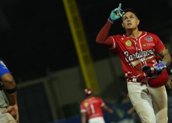 Caimanes, dominado y blanqueado por un imponente Julio Teherán