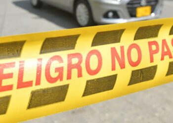Choque entre dos vehículos en el barrio El Recreo dejó un peatón herido: la víctima estaba en un establecimiento comercial