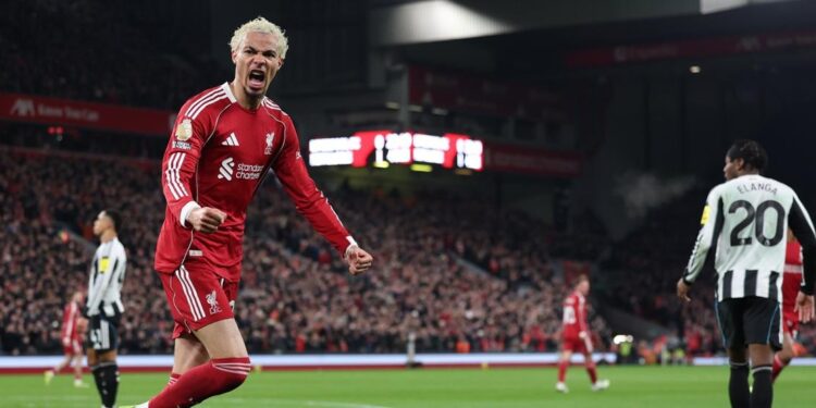 Ekitike lideró la goleada 4-1 del Liverpool ante el Newcastle
