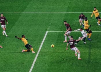 El colombiano Jhon Arias marcó su primer gol con el Wolverhampton