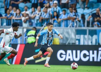 En video: José Enamorado hizo sus primeras gambetas en el Gremio y participó en un gol