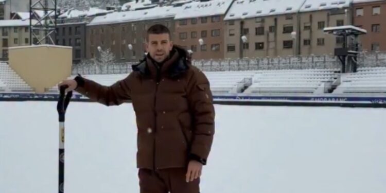 Gerard Piqué en el centro de la polémica tras nevada que casi suspende un partido