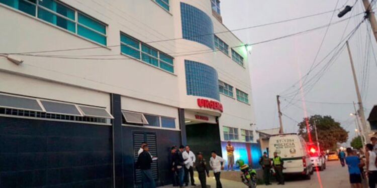 Hombres armados irrumpen en vivienda y hieren a bala a madre e hijo en Soledad