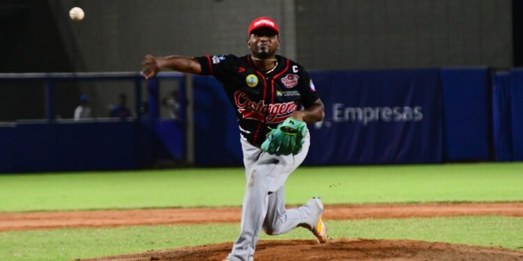 Julio Teherán dominó a Caimanes y llevó a Tigres al playoff final
