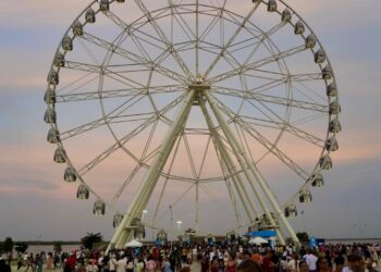 La Luna del Río supera los 157.000 visitantes en su primer mes de operación