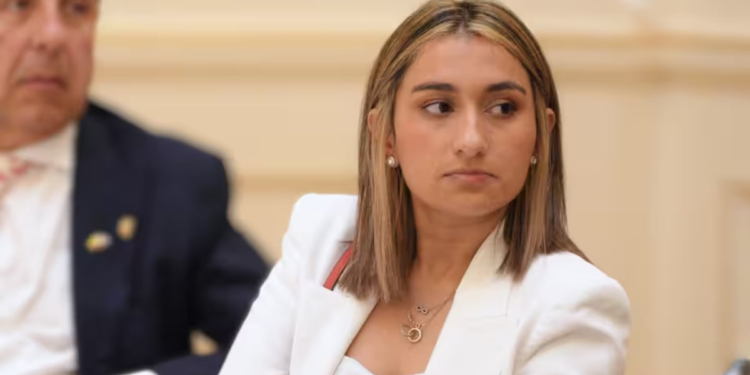 Laura Sarabia pidió a la Fiscalía que llame a declarar al presidente Petro tras sus acusaciones sobre designación de interventores de EPS