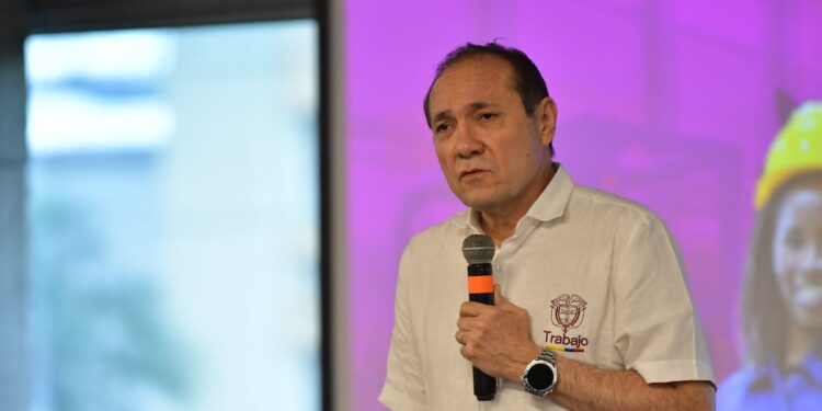 Mintrabajo: “Vamos a expedir un decreto de desindexación” de las viviendas VIS y VIP del salario mínimo