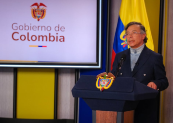 Petro explicó por qué se suspendió el traslado de jefes de estructuras criminales a Barranquilla e incluyó al padre Cirilo en la mediación