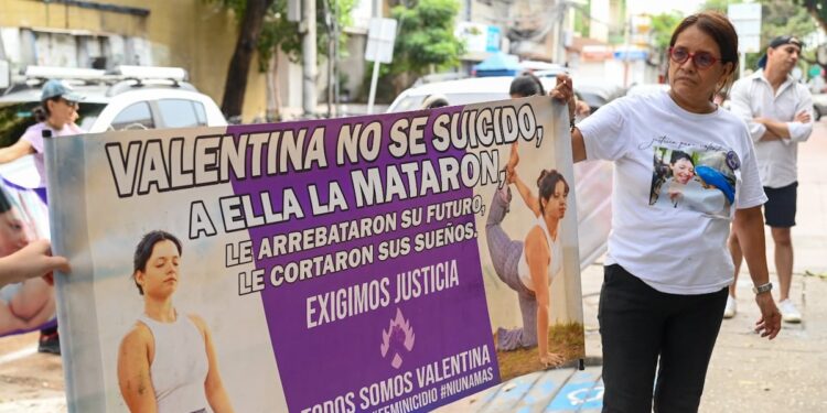 Previo a la audiencia, exigen celeridad y justicia en el caso de Valentina Cepeda