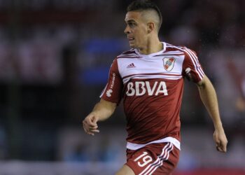 Rafael Santos Borré, en la mira de River Plate
