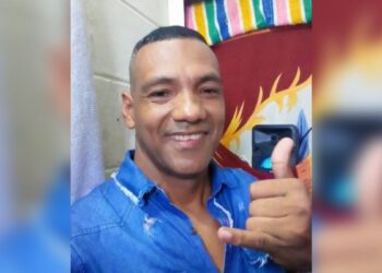 Sicarios en moto atentan a bala contra un hombre en la terraza de su casa en Carrizal