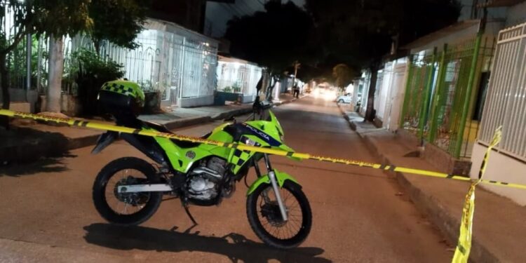 Sujetos en moto hieren a bala a un hombre de 30 años en el barrio Las Colonias