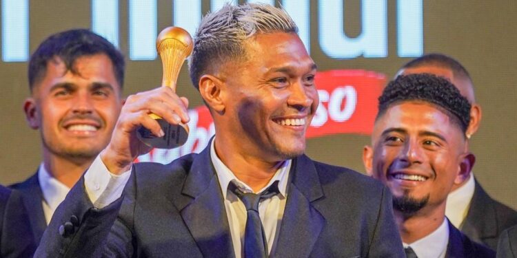 el rol de 'Teo' Gutiérrez con los "nuevos" de Junior