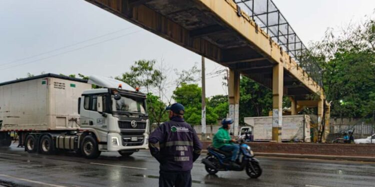 Peligro inminente en la Calle 30: Alcaldía de Soledad exige a la Gobernación arreglar el puente INEM-ITIDA